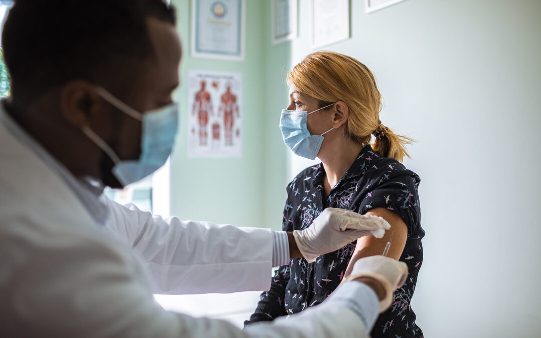 Geen vaccinatieplan voor tienduizenden mensen zonder papieren